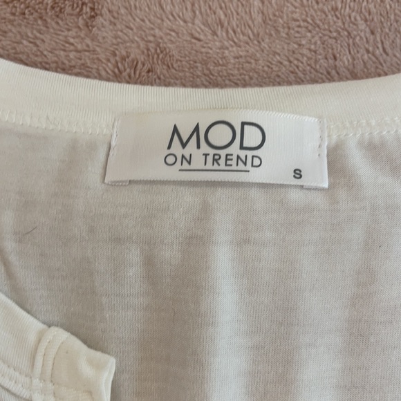 white long tank with fake buttons down the front - Picture 3 of 4